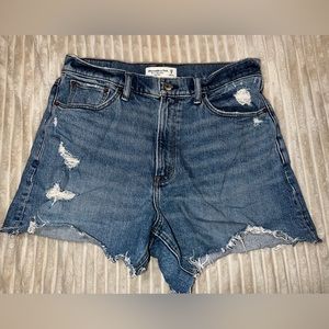 Abercrombie Curve Love High Rise Mom Short 4inch Size 29